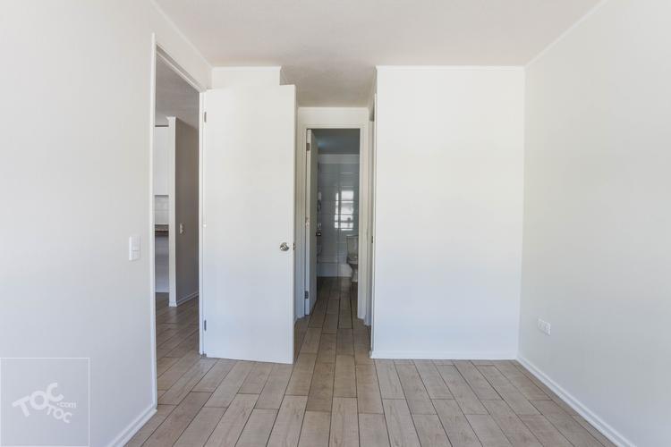 ARRIENDO METRO SANTA LUCIA / CARMEN / MARIN