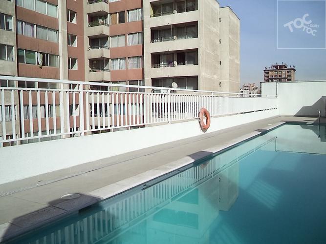 ARRIENDO METRO SANTA LUCIA / CARMEN / MARIN