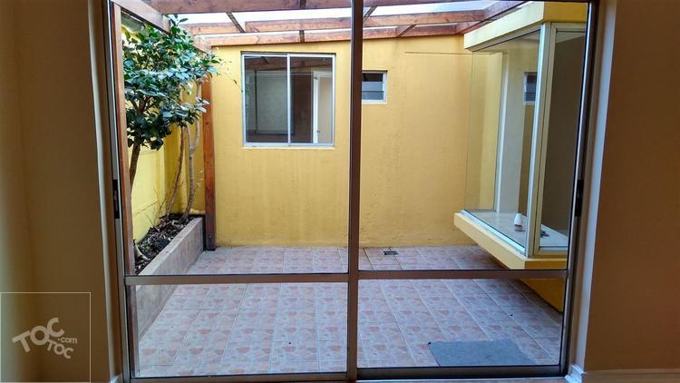 Gran casa de 161m² en Huertos Familiares frente a supermercado.