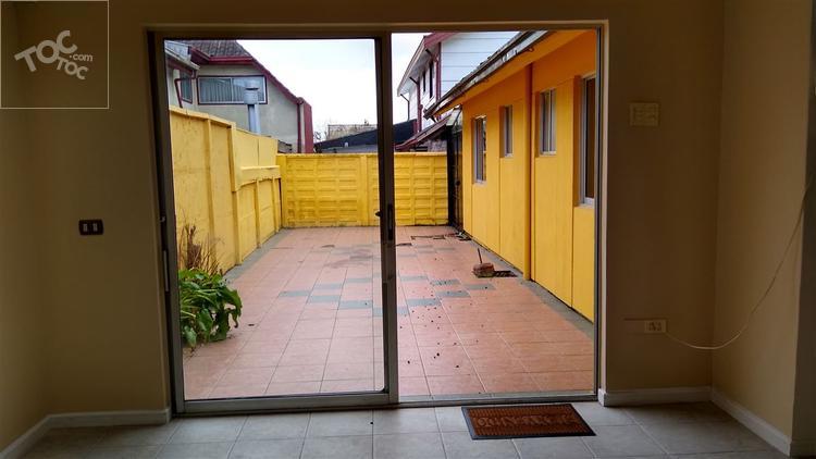 Gran casa de 161m² en Huertos Familiares frente a supermercado.