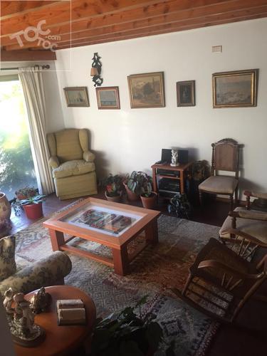 Casa 250 m2, 7 dormitorios, terreno 3.000 m2, Villarrica