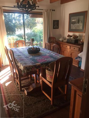 Casa 250 m2, 7 dormitorios, terreno 3.000 m2, Villarrica