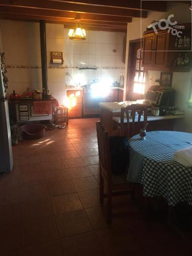 Casa 250 m2, 7 dormitorios, terreno 3.000 m2, Villarrica