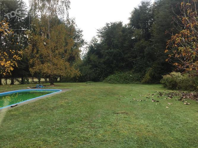 Casa 250 m2, 7 dormitorios, terreno 3.000 m2, Villarrica