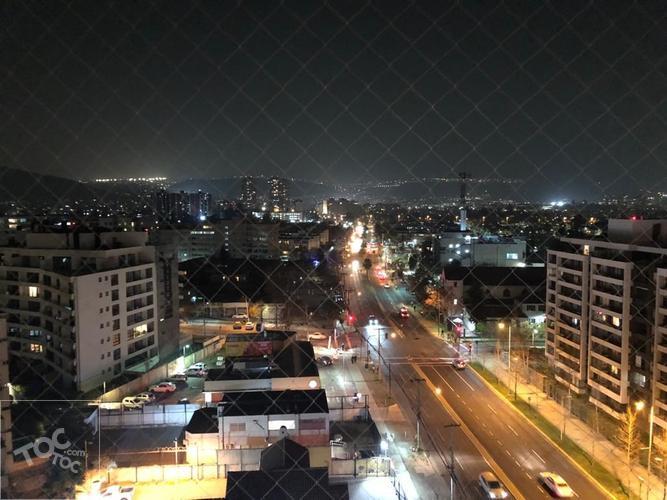 A pasos de avenida Las Condes