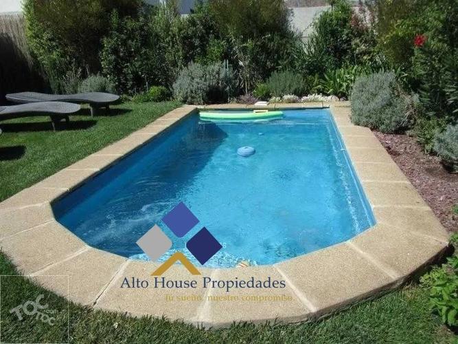 Excelente Casa Mediterránea en Condominio Jardín Oriente Alto el Manzano Til-Til.
