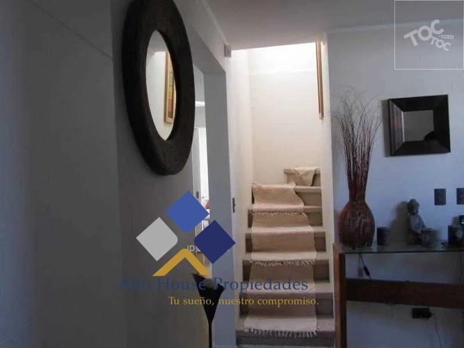 Excelente Casa Mediterránea en Condominio Jardín Oriente Alto el Manzano Til-Til.