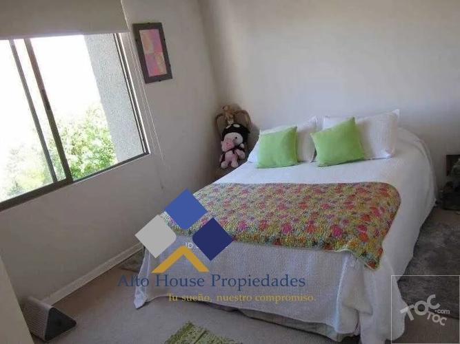 Excelente Casa Mediterránea en Condominio Jardín Oriente Alto el Manzano Til-Til.
