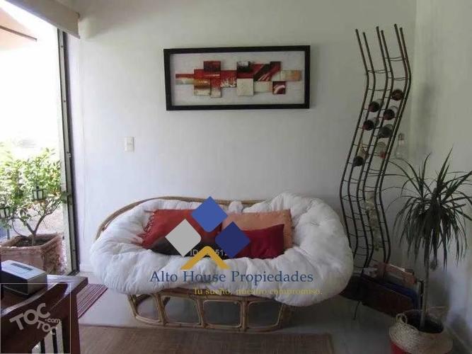 Excelente Casa Mediterránea en Condominio Jardín Oriente Alto el Manzano Til-Til.