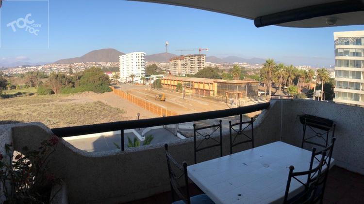 Departamento amplio avenida del mar UF 2.500