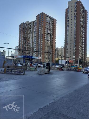 Av Independencia frente mall Barrio Independencia