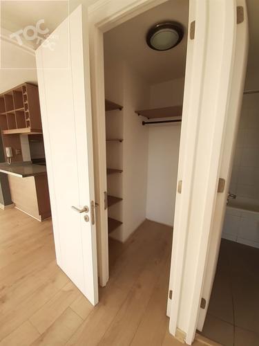 DEPARTAMENTO EN ARRIENDO CON BODEGA EN SANTA ELENA 840 SANTIAGO CENTRO