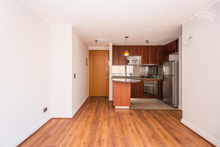 OPORTUNIDAD! Lindo departamento a pasos del Metro Pedro de Valdivia