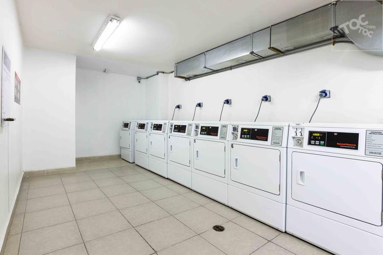 ARRIENDO METRO SANTA LUCIA / CARMEN / MARIN
