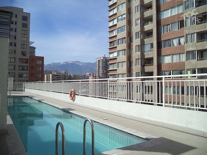 ARRIENDO METRO SANTA LUCIA / CARMEN / MARIN