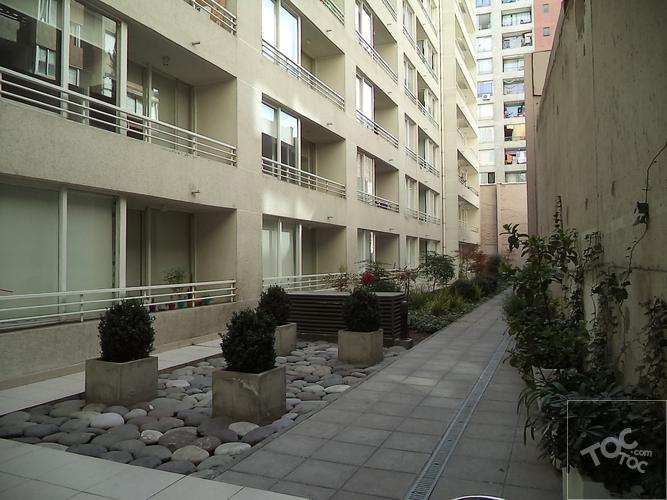 ARRIENDO METRO SANTA LUCIA / CARMEN / MARIN