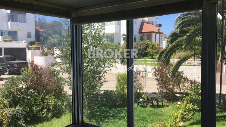 BROKER VENDE CASA CONDOMINIO CAMINO DEL ALTO