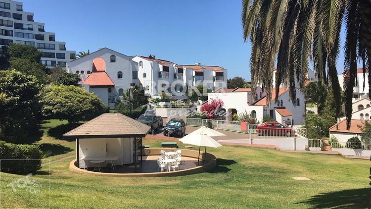 BROKER VENDE CASA CONDOMINIO CAMINO DEL ALTO