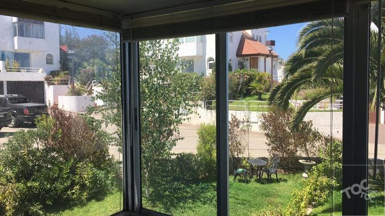 BROKER VENDE CASA CONDOMINIO CAMINO DEL ALTO