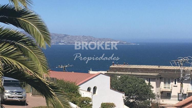 BROKER VENDE CASA CONDOMINIO CAMINO DEL ALTO