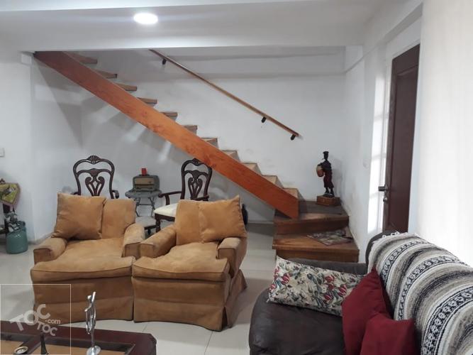 Venta Casa Grande en Macul