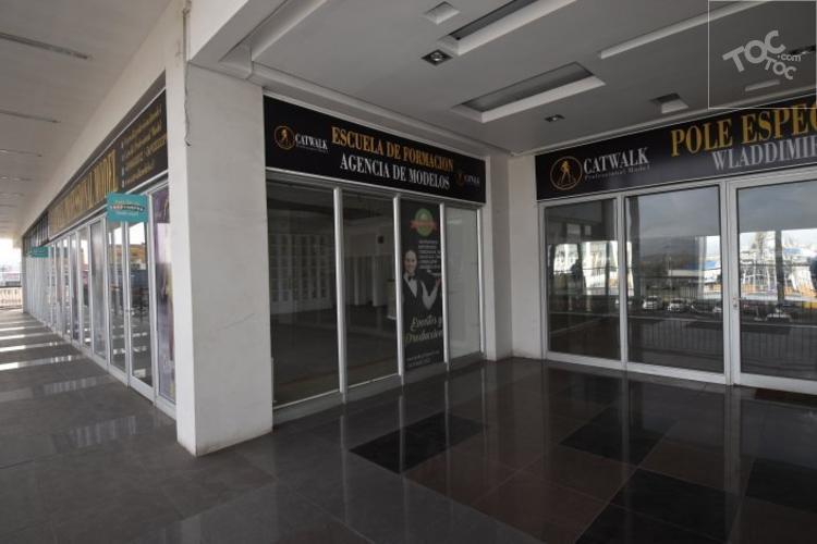 Local comercial Strep center balmaceda