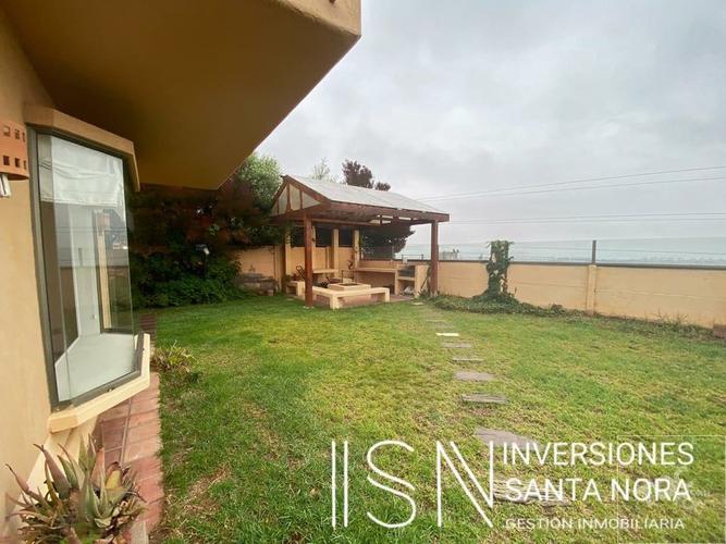 Amplia casa 5 dormitorios, gran vista hacia el mar, Sector San Joaquín