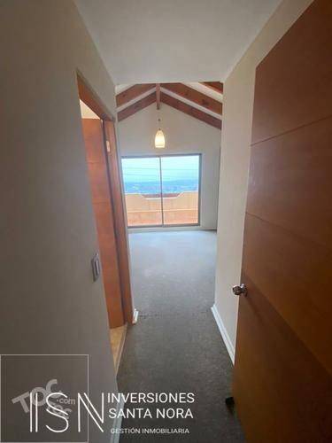 Amplia casa 5 dormitorios, gran vista hacia el mar, Sector San Joaquín