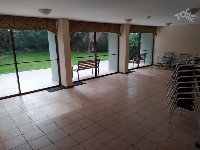 SE ARRIENDA AMPLIO DEPTO. 4D/4B + 2 ESTAC. – MANQUEHUE/COLON