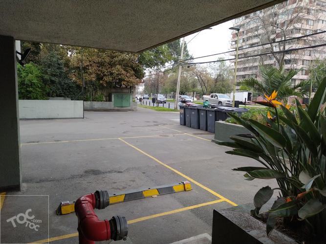 SE ARRIENDA AMPLIO DEPTO. 4D/4B + 2 ESTAC. – MANQUEHUE/COLON