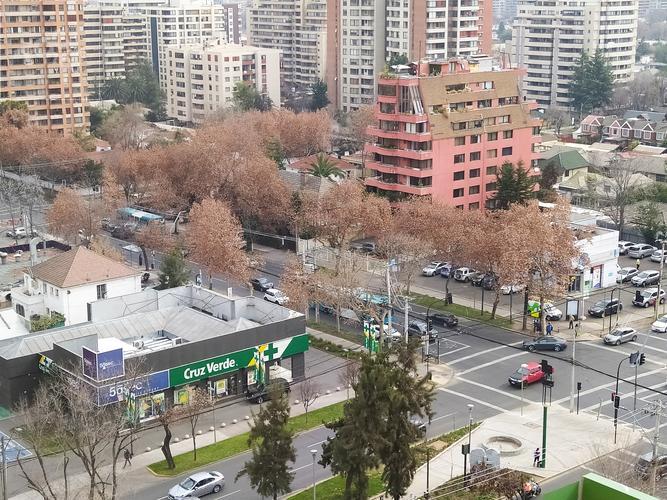 SE ARRIENDA AMPLIO DEPTO. 4D/4B + 2 ESTAC. – MANQUEHUE/COLON