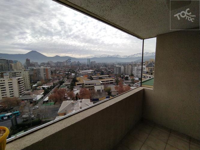 SE ARRIENDA AMPLIO DEPTO. 4D/4B + 2 ESTAC. – MANQUEHUE/COLON