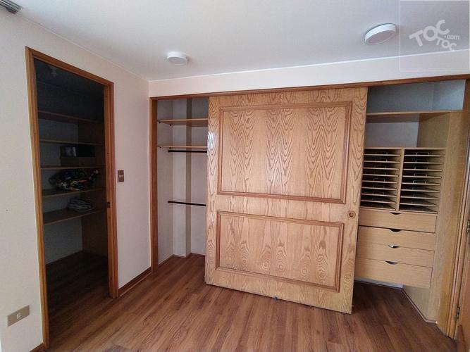 SE ARRIENDA AMPLIO DEPTO. 4D/4B + 2 ESTAC. – MANQUEHUE/COLON