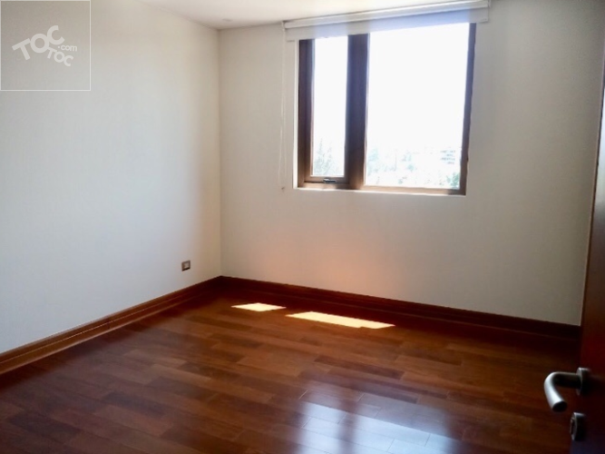 Departamento El Golf 5D+5B+3E+1Bod Las Torcazas/El Golf