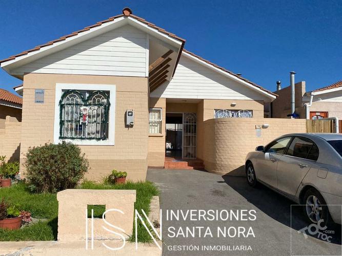 Amplia casa de 1 piso en condominio, sector Balmaceda frente a restaurante Lima limón
