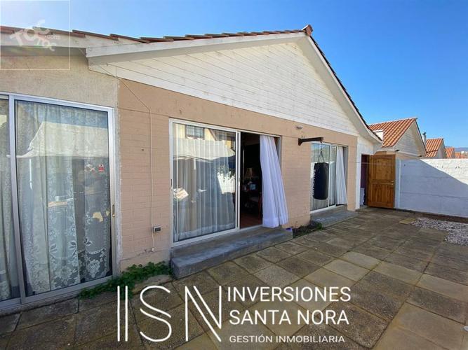 Amplia casa de 1 piso en condominio, sector Balmaceda frente a restaurante Lima limón