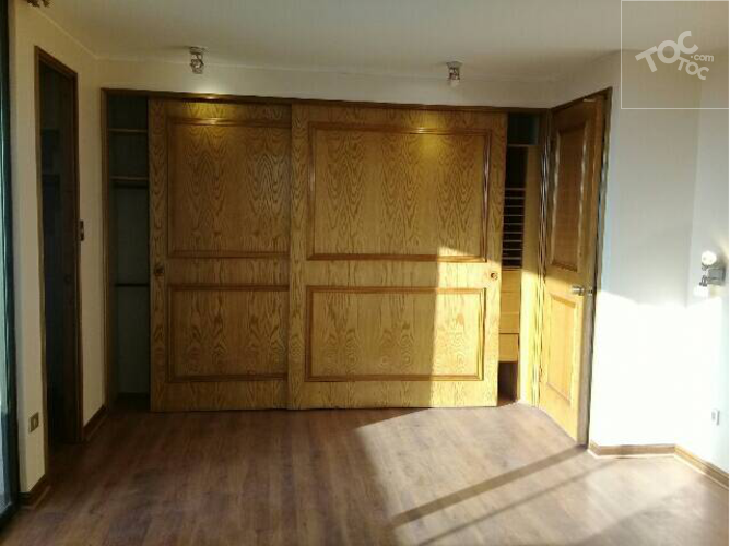 SE ARRIENDA AMPLIO DEPTO. 4D/4B + 2 ESTAC. – MANQUEHUE/COLON