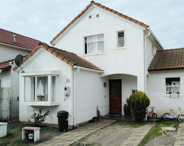 SE VENDE CASA EN AVENIDA CURAUMA SUR