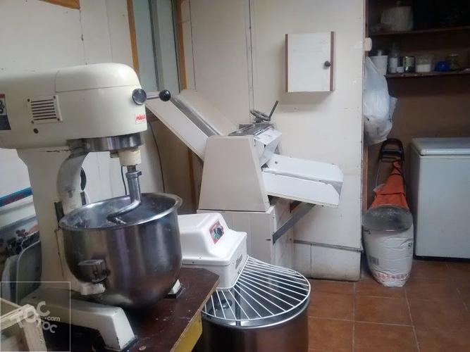 CASA Y LOCAL DE COMIDA