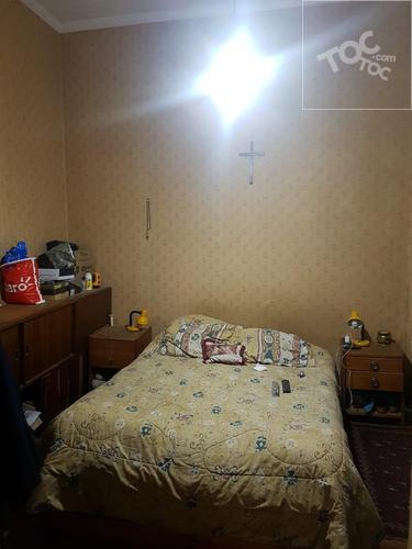 Venta de Casa esquina en venta, pje. Cerrado Santiago
