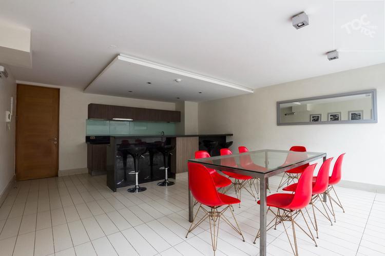 ARRIENDO METRO SANTA LUCIA / SARA DEL CAMPO / CARMEN