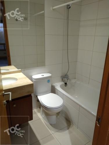 Amplio departamento de 2 habitaciones 2 baños con est y bod, Excelente Ubicación Vitacura