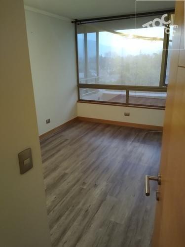 Amplio departamento de 2 habitaciones 2 baños con est y bod, Excelente Ubicación Vitacura