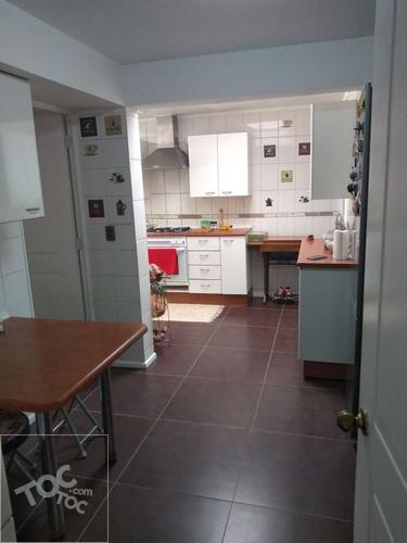 Casa de 2 pisos en Valle Lo Campino
