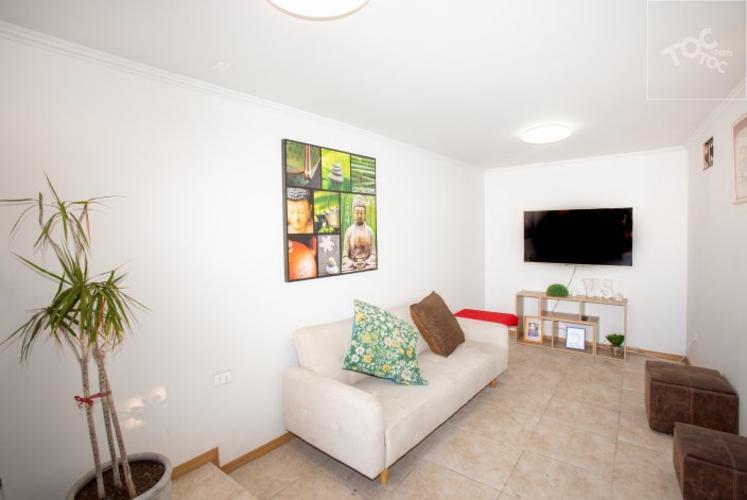 CASA DE TRES PISOS EN VENTA EN CONJUNTO HABITACIONAL SOCOROMA