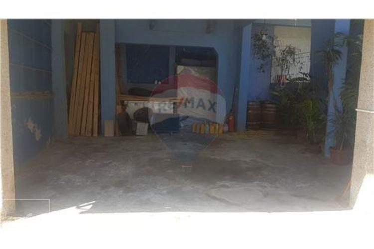 CASA AMPLIA, en muy buen estado de conservación.