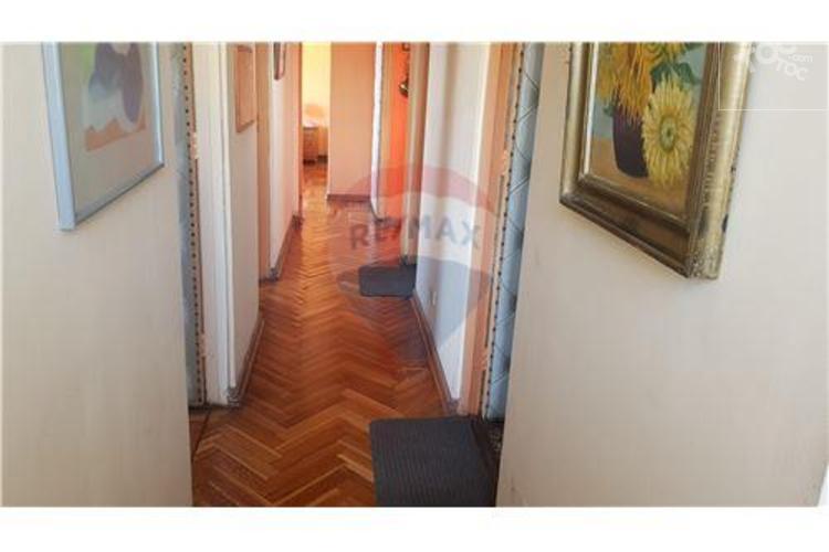 CASA AMPLIA, en muy buen estado de conservación.