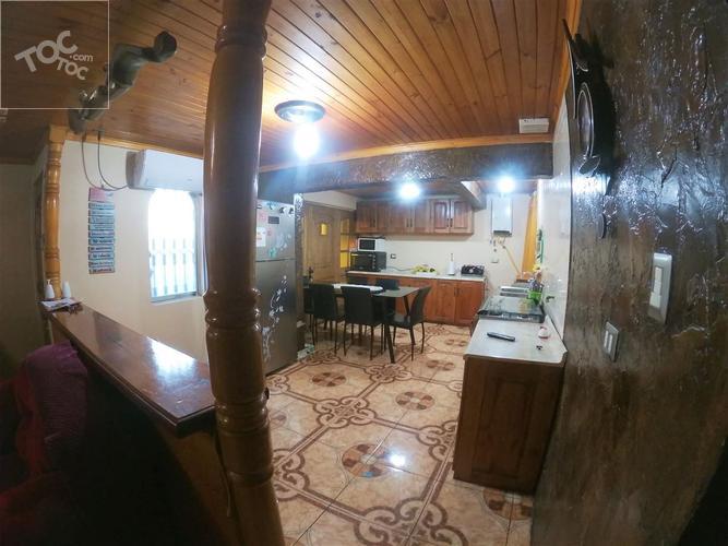Hermosa casa, con amplio estacionamiento