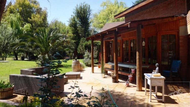Linda casa de campo, Lampa