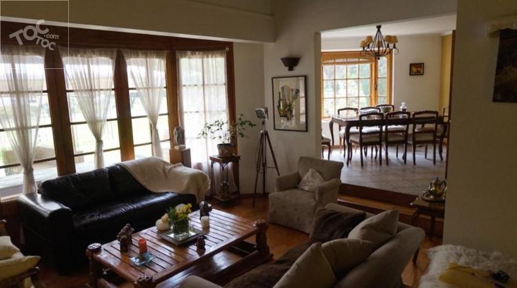 Linda casa de campo, Lampa